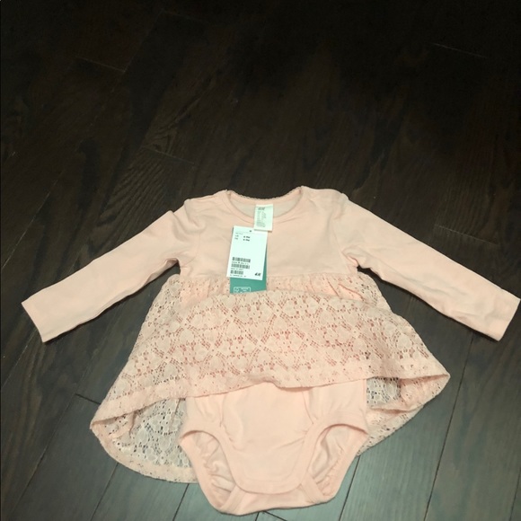 Bundle BNWT H&M Dress and Oshkosh Sweatshirt 6-9M - Picture 3 of 5
